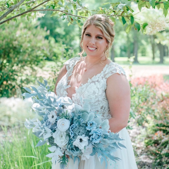 Meet your Posher, Jessica - Picture 2 of 2